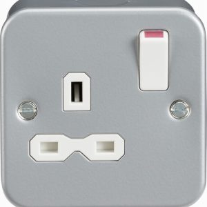 Socket 1Gang Switched Metal Clad