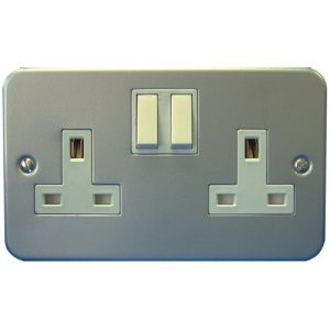 13A 2 Gang Switched Metal Clad Socket