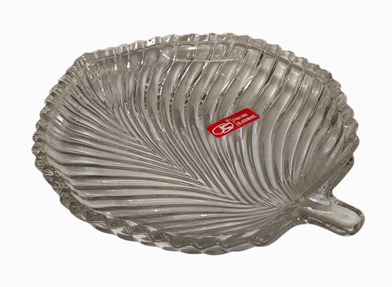 Dish Leaf Design 20cm Glass